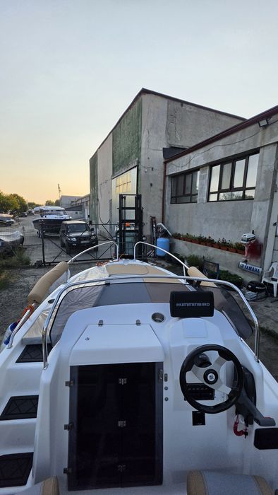 Barca sunrise 570 sundeck cu peridoc inmatriculat