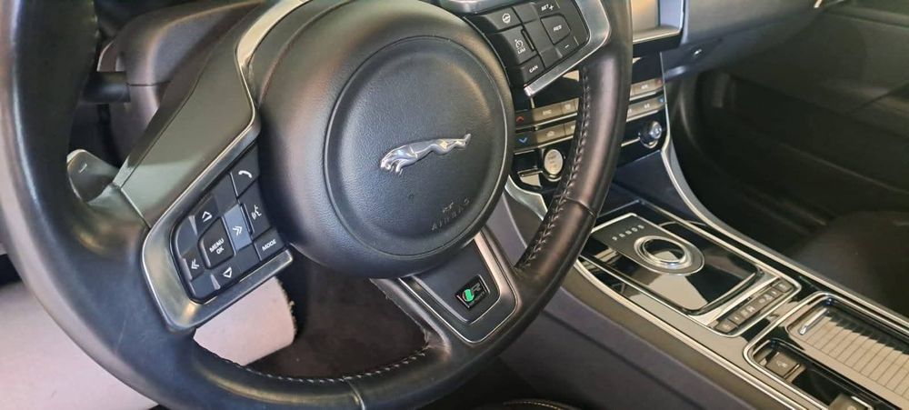 Jaguar XE R-sport AWD P300  variante schimburi cu  www phaetton