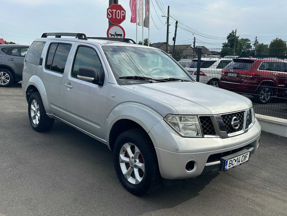 NISSAN Pathfinder
