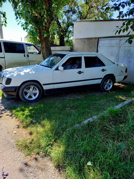 Продам Мерседес 124