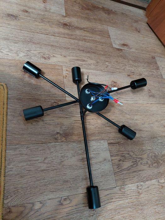 Продам люстру новая