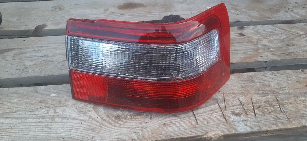 Продам задний фонарь 2110