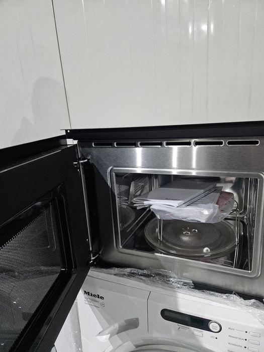 Микровълнова фурна с грил