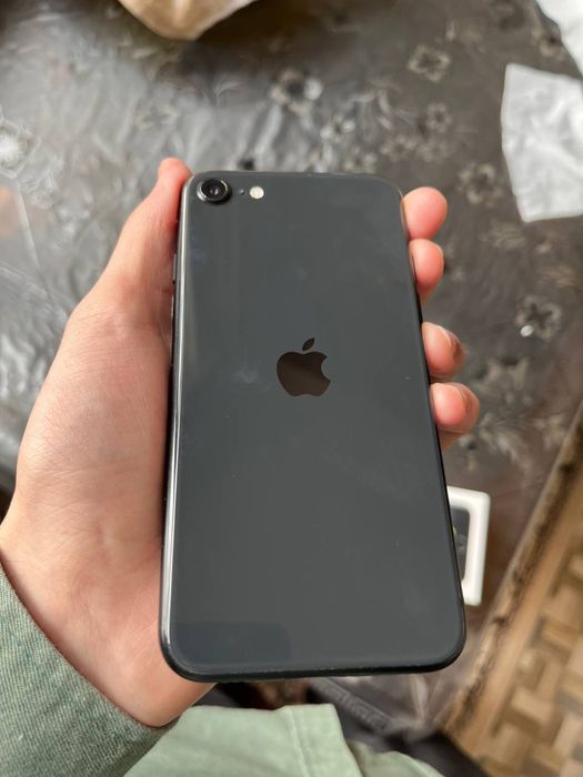 Iphone SE 64 gb LLA идеал 100%
