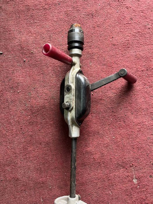 Дрель ручная