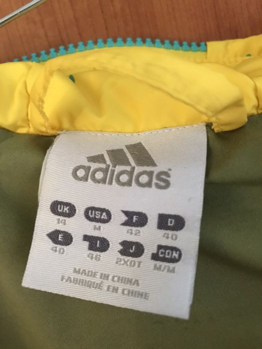 Geaca pufoasa Adidas