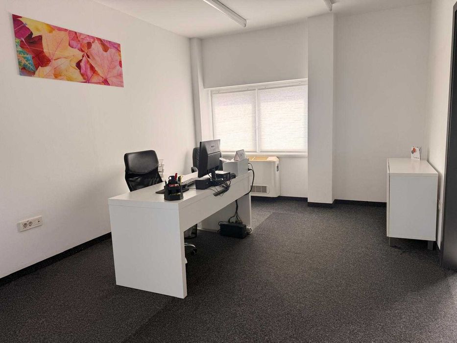 Proprietar vand cladire P+1 cu birouri, depozit si teren 2.641 mp in Timisoara