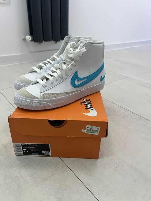 Adidasi NIKE BLAZER De Vanzare
