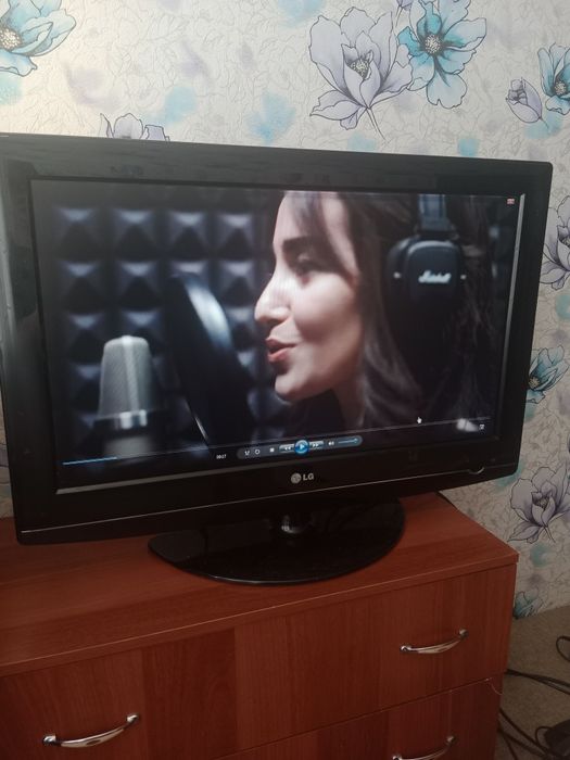 Жк телевизор LG 32дюйма