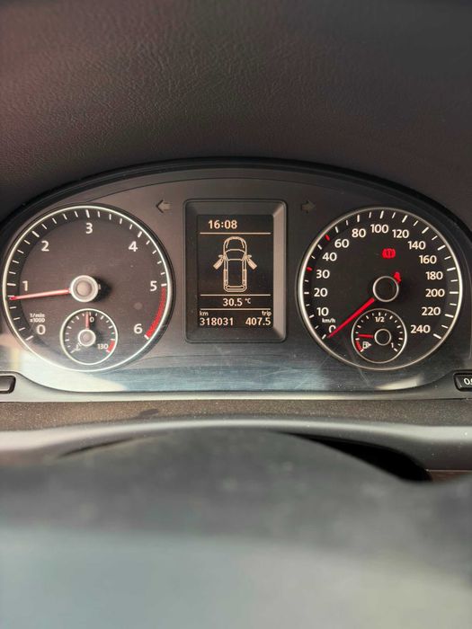 VW TOURAN 2011, 1.6 DIESEL, 2011