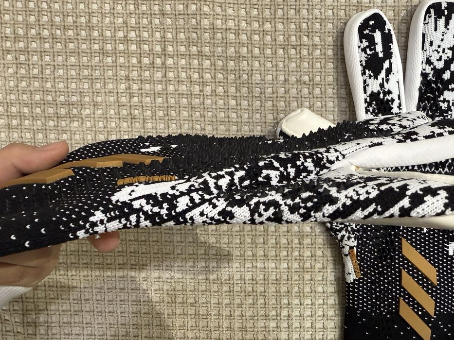 Вратарские перчатки предатор 10 размер