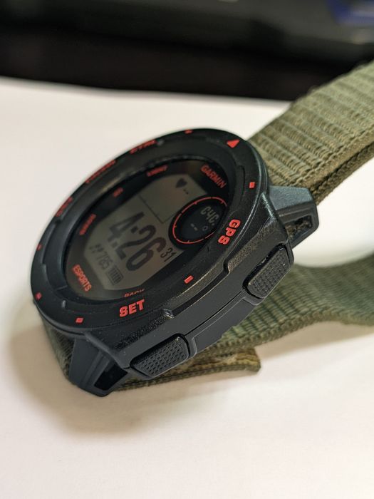 Garmin Instinct esports