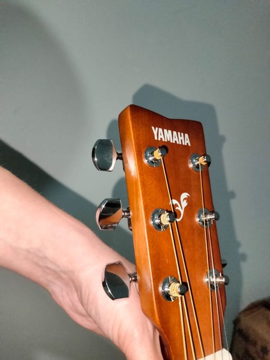 Продам гитару акустическую