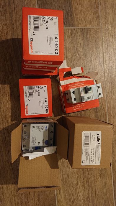 Vând siguranțe electrice cu Diferential 10,16 și 25 A Legrand