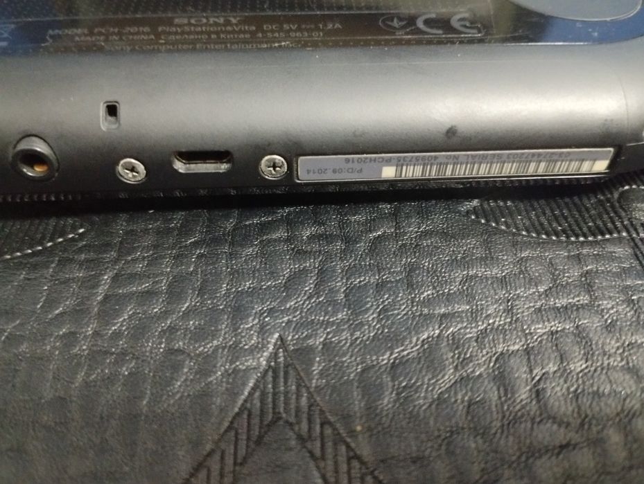 Assalom alekum Ps Vita Sotiladi Original 2000 model