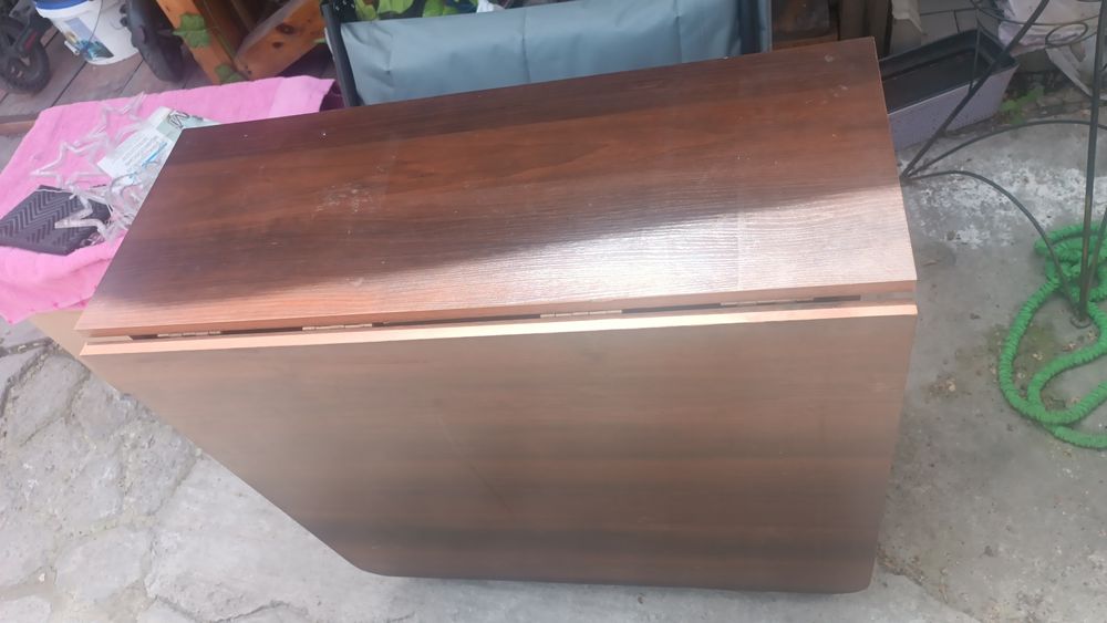 Продам стол книжка