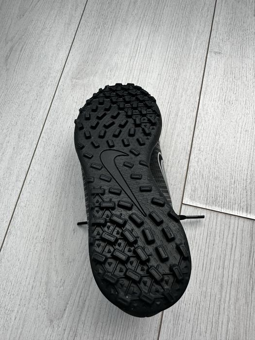 Детски футболни обувки Nike