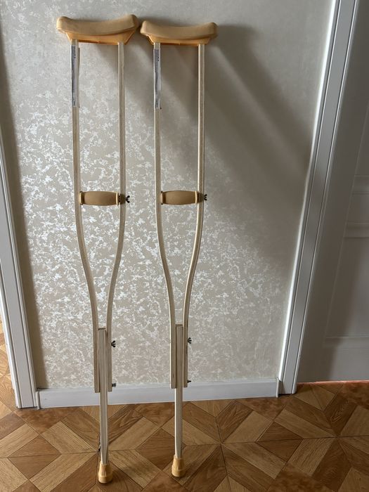 Продам костыли подмышечные ,