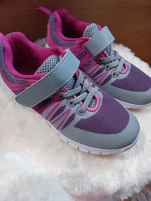 Adidași mărimea 29 WALKS