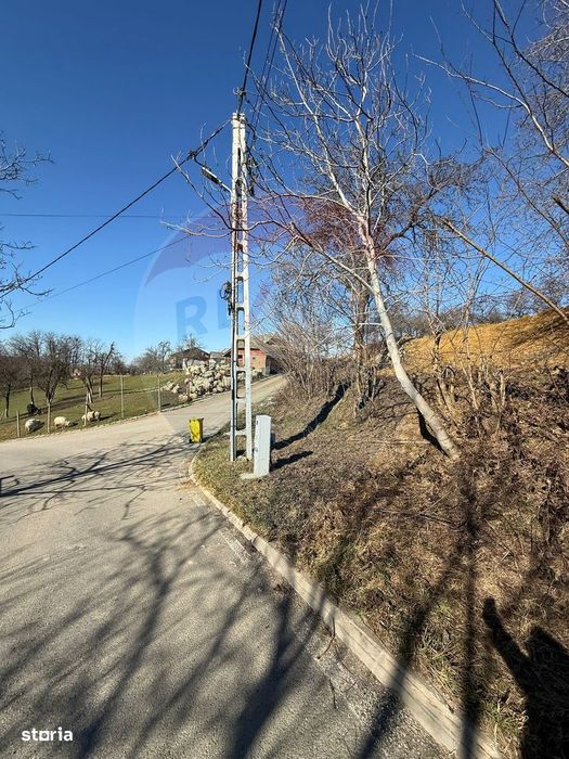 Carbunari Vanzare teren cu fundatie, proiect de casa si racorduri