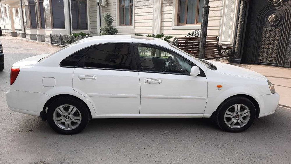 Lacetti 2013, 1,6 мотор, 3 позиция. Срочно продаю!!!