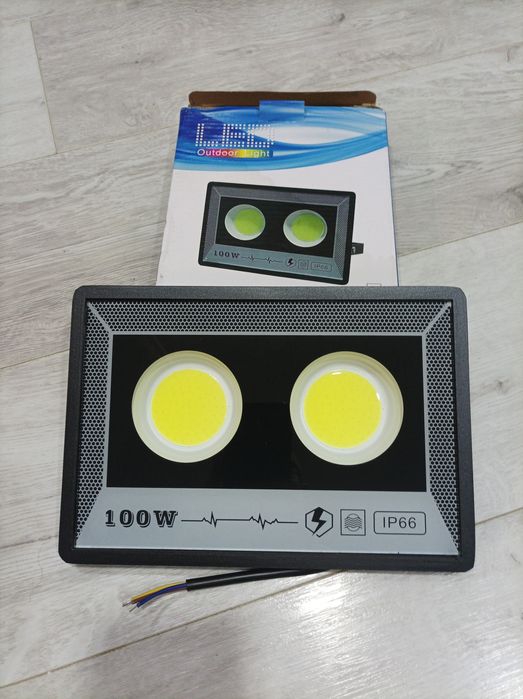 Прожектор светодиодный..