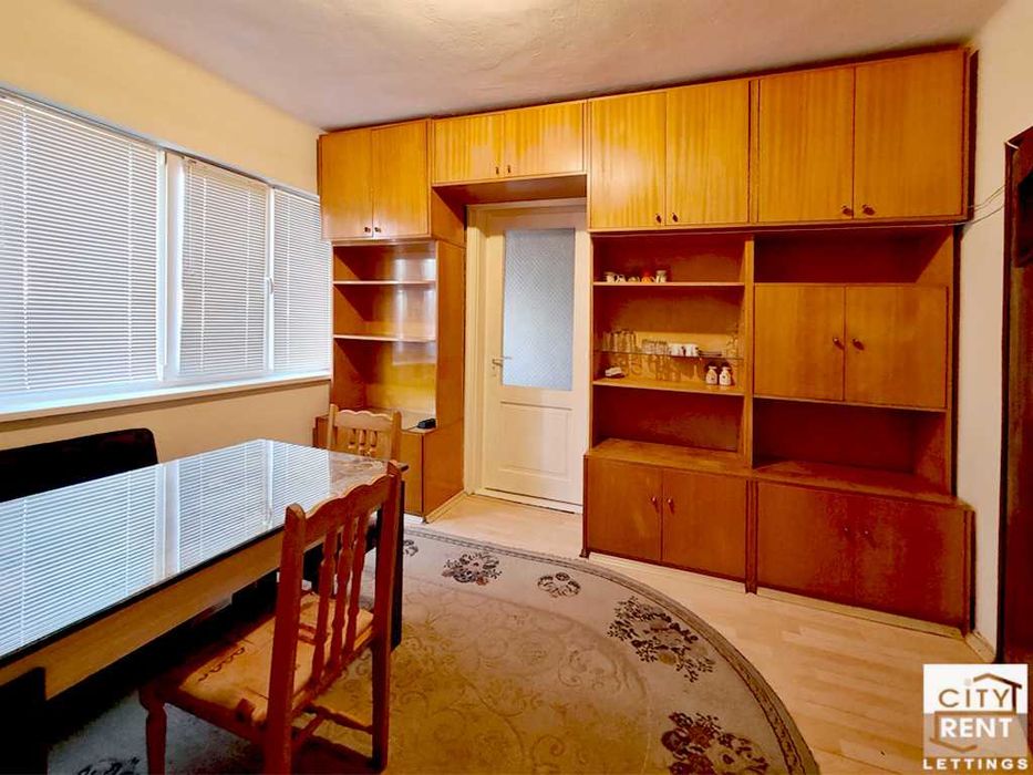 104380 Просторен апартамент с две спални в топ центъра на В. Търново