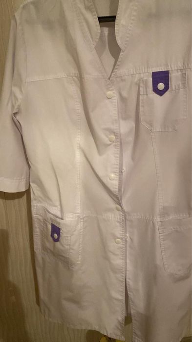 Продам медицинские халаты