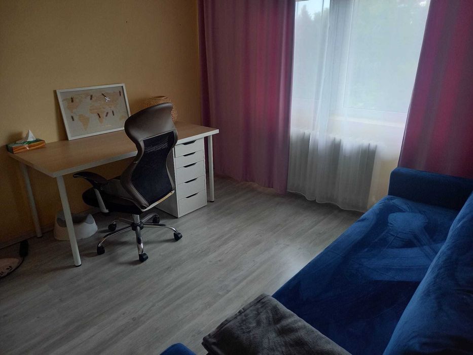 Se inchiriaza Apartament 3 camere in zona linistita complet utilat