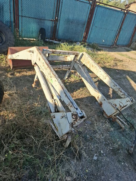 Incarcator frontal pt tractor