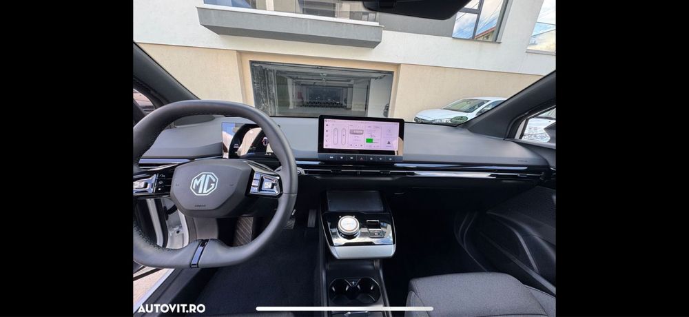 Inchiriere MG4 2025 si Dacia Logan 2025