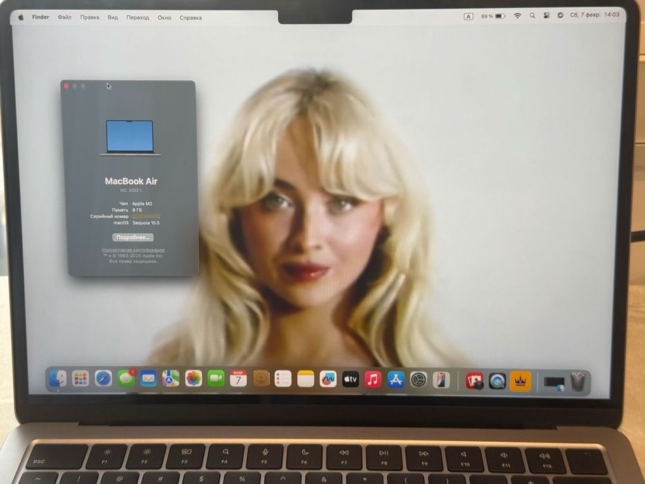 Продам мак бук Air 2022