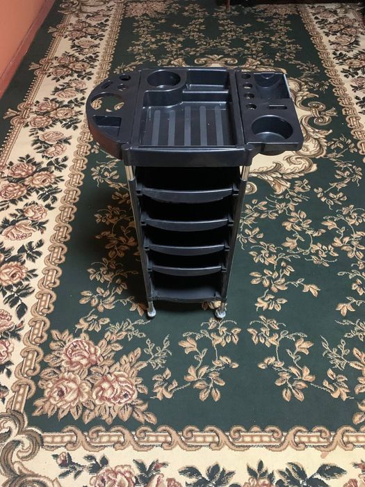 Помощник парикмахерская