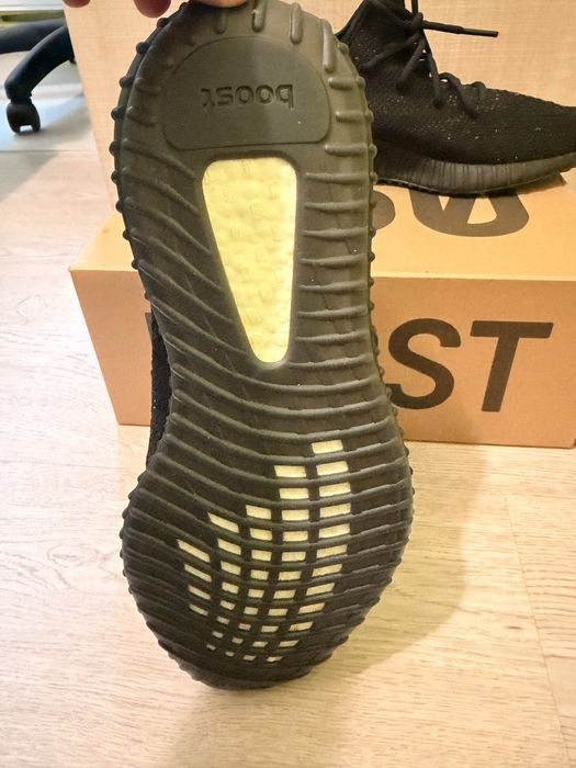Yeezy Boost 350 V2 "Core Black Red"