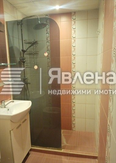 Дава се под наем Двустаен апартамент в Варна, Възраждане 1 - 50 кв.м за 297 € - Снимка #3