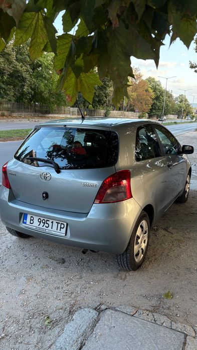 Продавам кола Toyota Yaris 2008