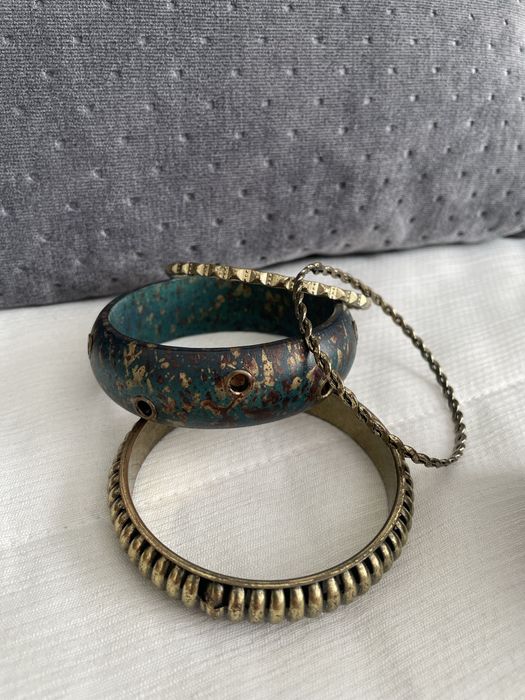 Гривни и колиета