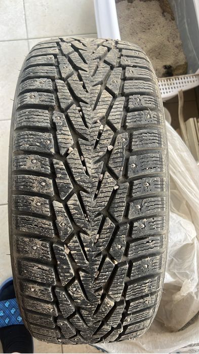 Продам комплект шин  R17