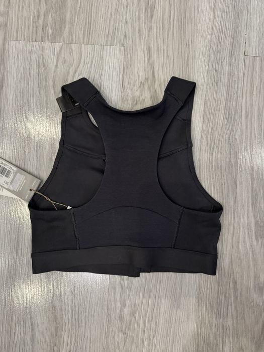 Спортно бюстие Adidas чисто ново