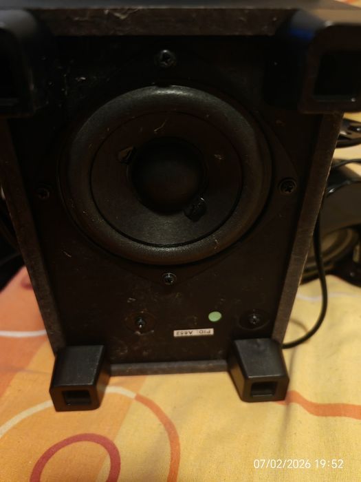 Vând sistem Logitech 2.1  X-210