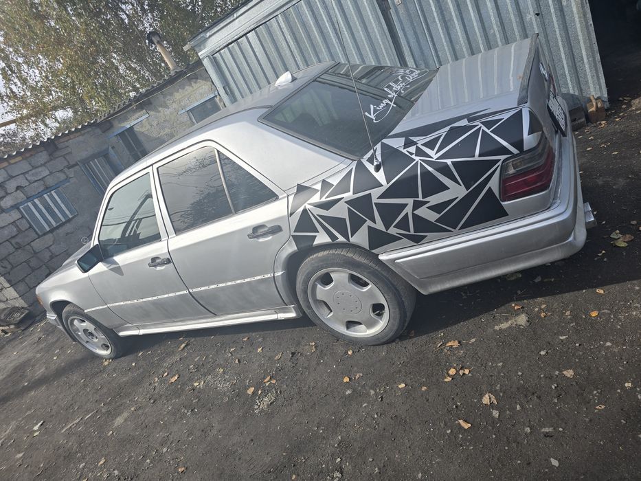 Мерседес 124 3.2