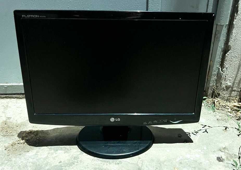 LG manitor 19.  В хорошем состоянии.