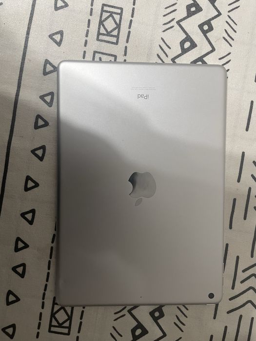 Продам iPad 9 поколения (2021)