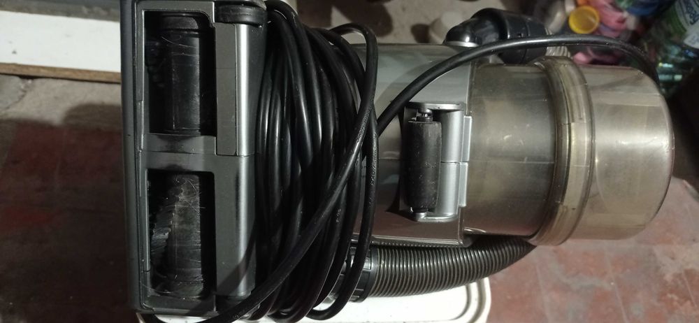 Прахосмукачка Home-tek HT807