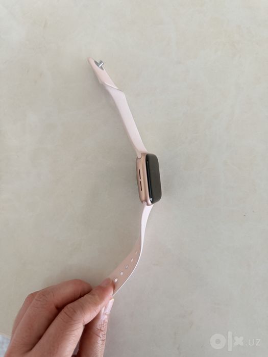 Apple Watch sotiladi karobka dakumenti bor roziviy rangda ishlaydi zur