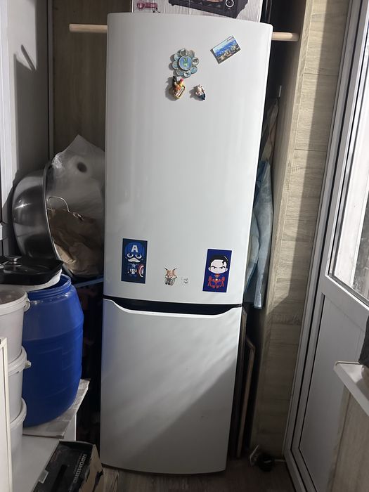 Продам холодильник