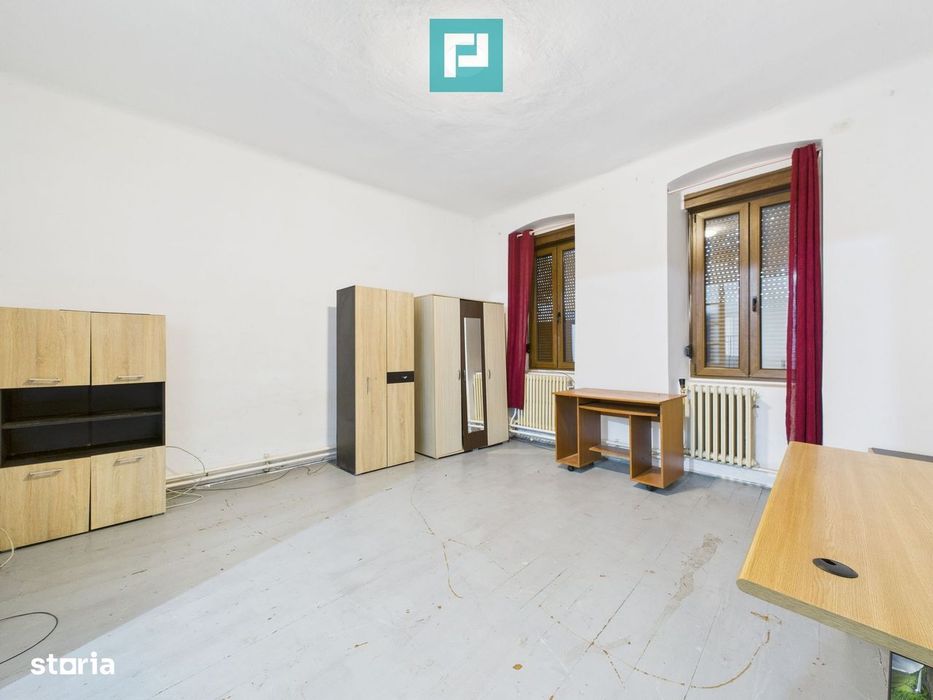 Casă 2 camere + anexe, teren 234 mp.