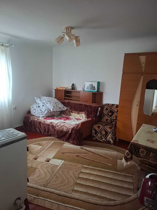 Casă renovată 80 mp utili + teren 680 mp, Vălenii de Munte