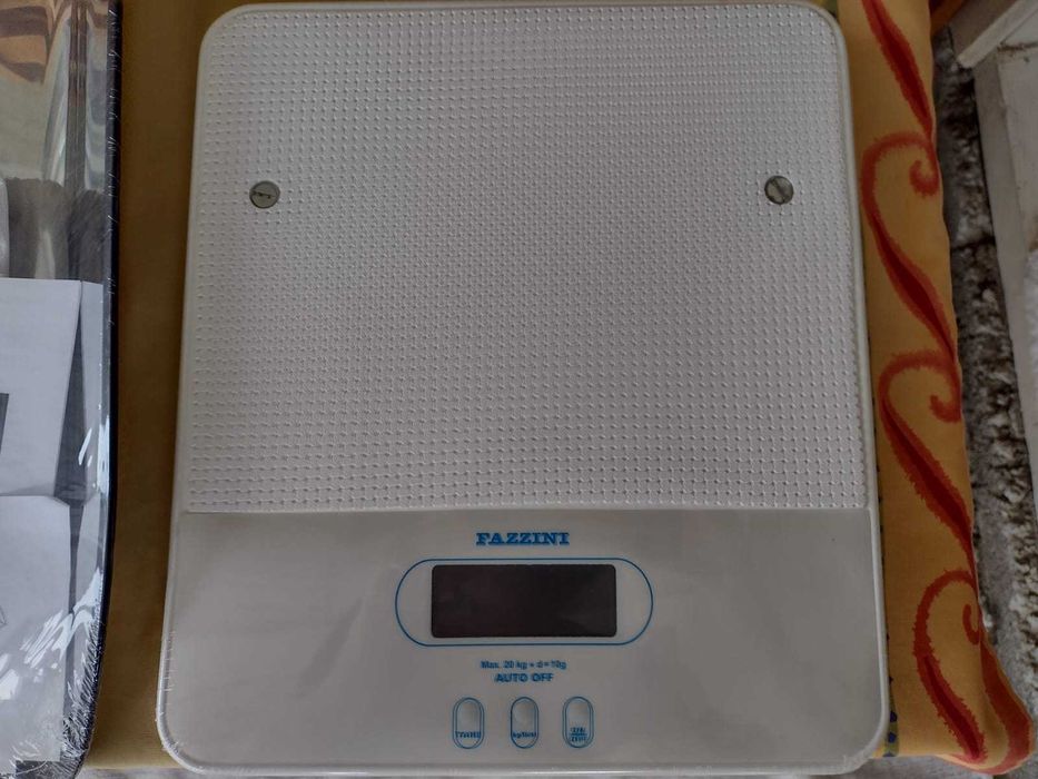 Cantar electronic bebelus, Fazzini (Italia), display digital, sigilat