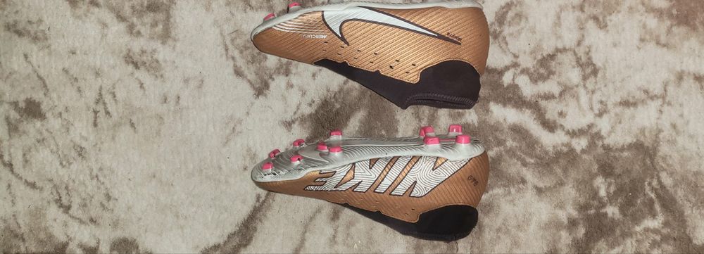 Бутонки Найк,малък номер